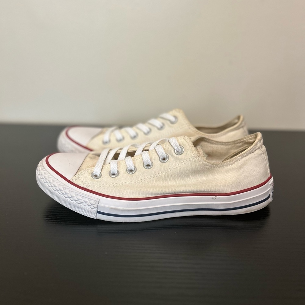 White Convers All Star. Pre-owned with Slight Wear.